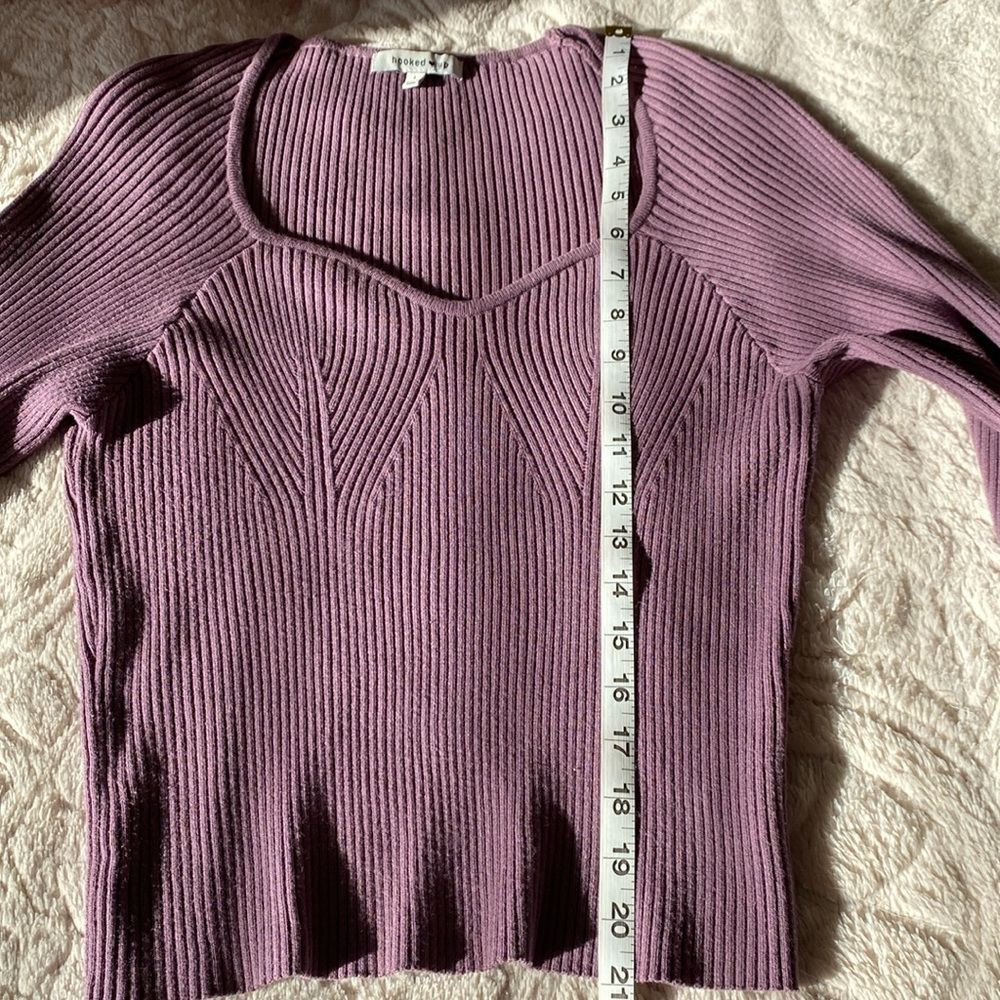 Sweater knit heart shaped neckline in lavender flattering knit detailing. Large - Picture 7 of 10